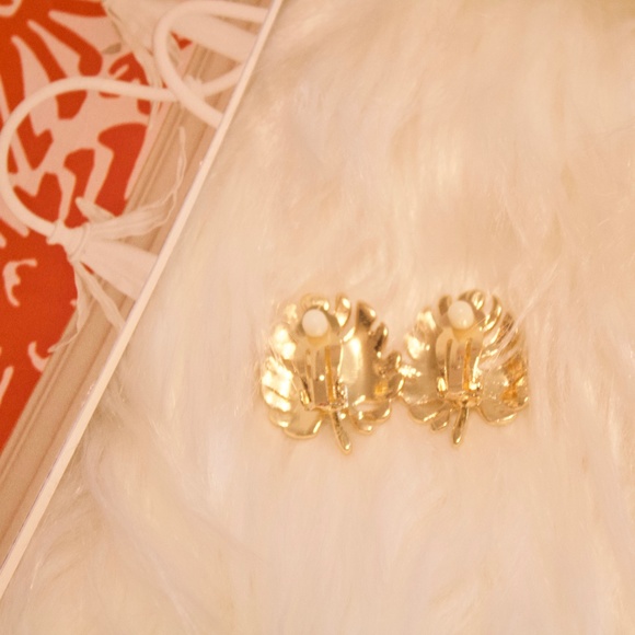Leaf Button Earrings - Picture 2 of 2
